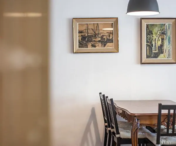 La Maison Central Apartment *