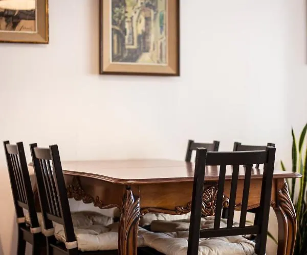 La Maison Central Apartment